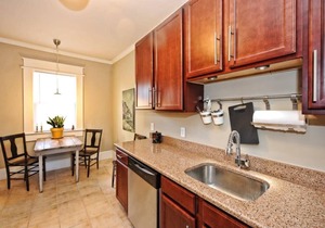 Chic Dilworth 1BR King Condo | Porch | Walkable