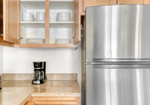 Chic San Bruno 1BR w/ Pool, W/D & Gym, easy highway access, by Blueground