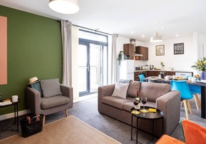 City View Apartment | FREE Parking | Balcony