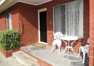 Clan Ranald Unit 1 ~ Short walk to all amenities! UNLIMITED FREE WI-FI!
