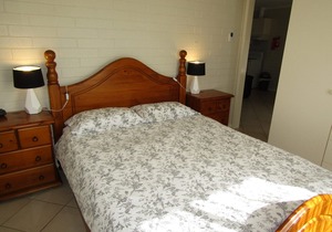 Clan Ranald Unit 1 ~ Short walk to all amenities! UNLIMITED FREE WI-FI!