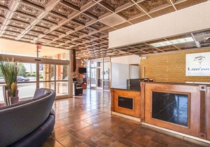 Clarion Inn & Suites University Center
