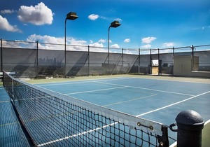 Classic Reunion at the Rooftop Poolside Bar, Spacious Unit! Pet-friendly