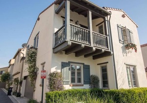 CLEAN FURNISHED PRIVATE MASTER BEDROOM - NEAR PUBLIC TRANSIT