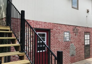 Clean, well furnished 2 bedroom apartment, 10 blocks from downtown. Safe, quiet