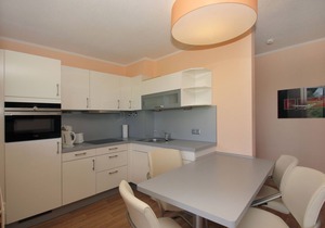 Close to the beach with balcony, use of swimming pool and sauna - Strandhaus Mönchgut FeWo12