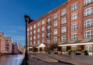 Cocoa Suites 11 - sleeps 2 guests in studio apartment