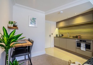 Cocoa Suites 3 - sleeps 2 guests with parking