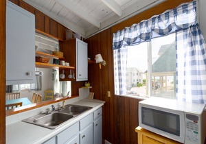 Come enjoy 7 miles of beaches in sunny OOB in this 3 bedroom condo!