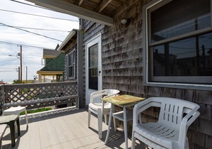 Come enjoy 7 miles of beaches in sunny OOB in this 3 bedroom condo!