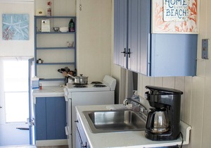 Come enjoy 7 miles of beaches in sunny OOB in this 2 bedroom condo.