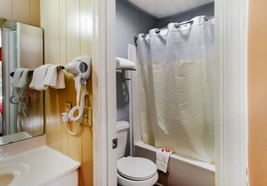 Comfort and Convenience! 3 Affordable Units, Near Sgt. Jasper Golf Club