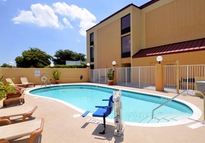 Comfort Inn & Suites Lantana - West Palm Beach South