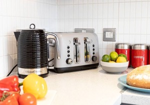 Comfortable City Apartment *Free Parking* Bridge Square Apartments