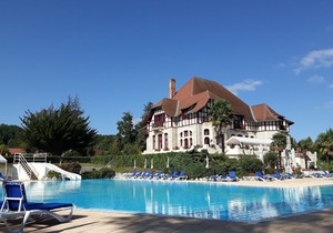 Comfortable home with terrace in a pleasant holiday village