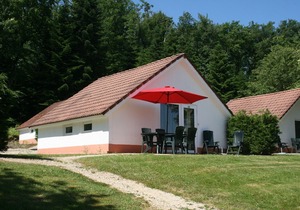 Comfortable home with terrace in a pleasant holiday village