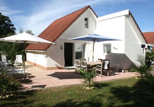 Comfortable home with terrace in a pleasant holiday village