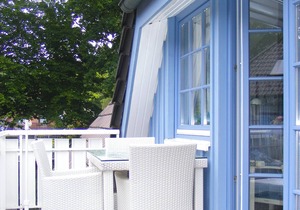 Comfortable vacation apartment with large balcony, close to the forest, in the Eichenpark, WLAN