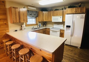 Condo 13D a 2BR condo located nearly across the street from Dollywood.