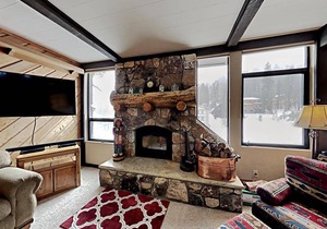 Condo ∙ 2 bedrooms ∙ 6 guests