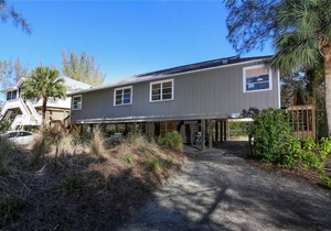 Condo ∙ 2 bedrooms ∙ 5 guests