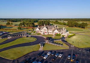 Condo in Legends Golf Course Resort with a great Pub Next Door to the Unit