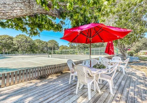 Contemporary dog-friendly studio with beach access, pool & tennis courts