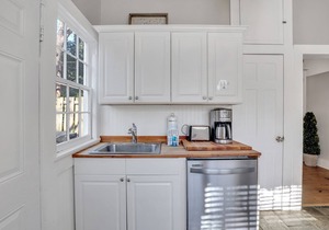 Cool Designer Cottage on Jones w/Courtyard & Parking by Lucky Savannah