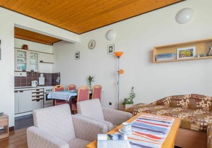 Cosy apartment for 5 people with WIFI, patio, pets allowed and panoramic view