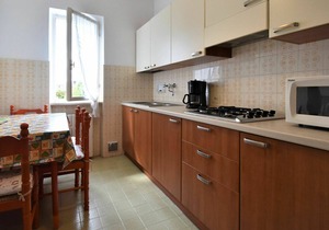 Cosy apartment for 12 guests with WIFI, TV, terrace, pets allowed and parking