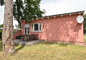 Cosy bungalow by the sea in Pepelow