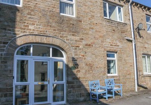 Cosy cottage in Askrigg with en-suite facilities to both bedrooms.