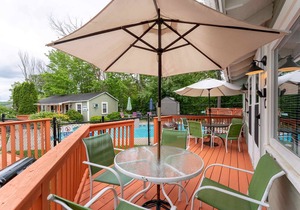 Cottage 10 Summary: S