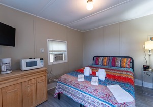 Cottage 2 Summary: Th