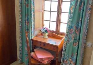 Cottage with 2 Bedroom, 2 Bathrooms, Heated solar Pool, Sauna, Jacuzzi, Garden