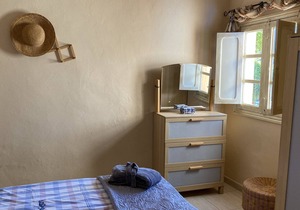 Cottage with 2 Bedrooms.2 Bathrooms, Heated solar Pool, Sauna, Jacuzzi, Garden