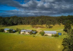 Cottages on Lovedale - No. 3 (2 bedroom) - 2 bedroom, 2 bathroom cottage in convenient Lovedale location