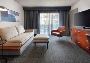Courtyard by Marriott Fresno