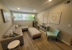 Cozy 3 bed 2 bath pool home near Busch Gardens