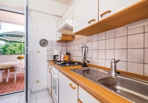 Cozy apartment in Opric with WiFi