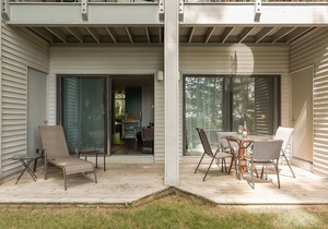 🏖️ Cozy Aviation ✈ Style Lake View Condo @ The Shores