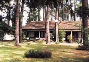 Cozy bungalow with a terrace located just 5 km from the lake