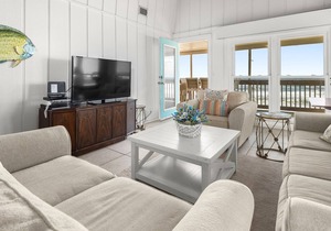 Cozy Cottage, 3 Bedrooms, Sleeps 6, Ocean Front, Pet Friendly, WiFi