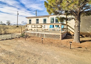 Cozy Cottage on Farm, By Albuquerque+Santa Fe