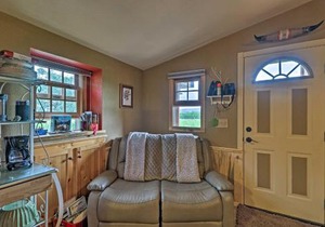 Cozy Duck Lake Cabin Near Glacier Natl Park!