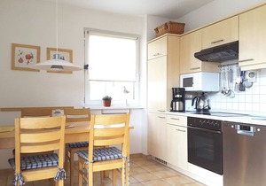 Cozy first floor apartment with south-facing terrace, WLAN, washing machine, max. 4 p.