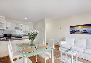 Cozy Holiday Apartment “Apartamento Carla 2A” in Playa San Juan with Sea View
