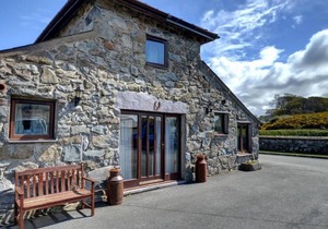 Cozy Holiday Home in Llanfaglan with barbecue