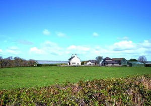 Cozy Holiday Home in Llanfaglan with barbecue