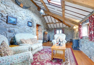 Cozy Holiday Home in Llanfaglan with barbecue